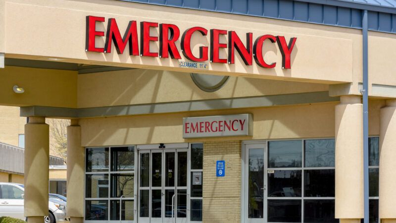 Emergency room hospital entrance | ID 113341903 © William Howard | Dreamstime.com