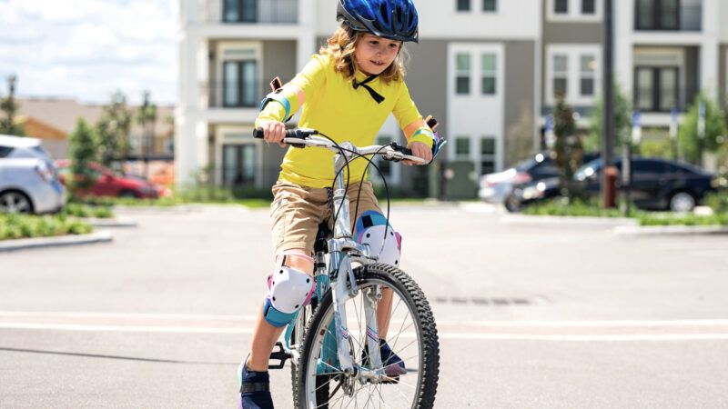 Kid biking | Kids Bicycling © Volodymyr Tverdokhlib | Dreamstime.com