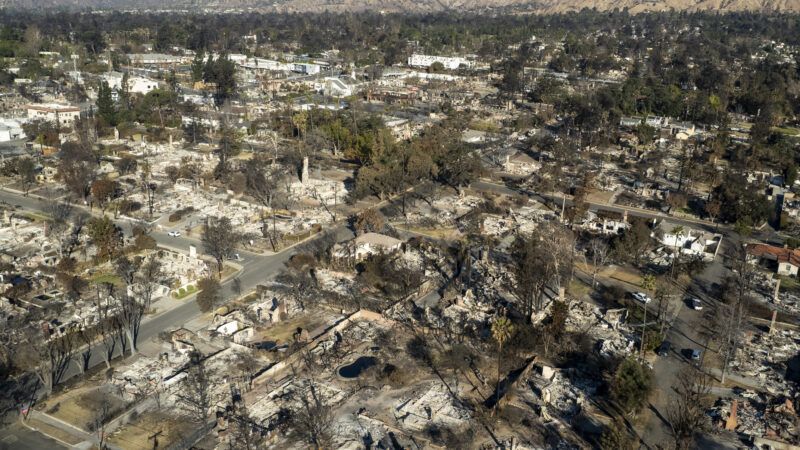 Los Angeles wildfire damage | Ringo Chiu/ZUMAPRESS/Newscom