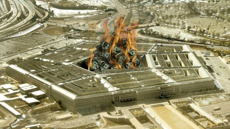 The Pentagon with money on fire in the middle | Illustration: Eddie Marshall | Ivan Cholakov | Dreamstime.com