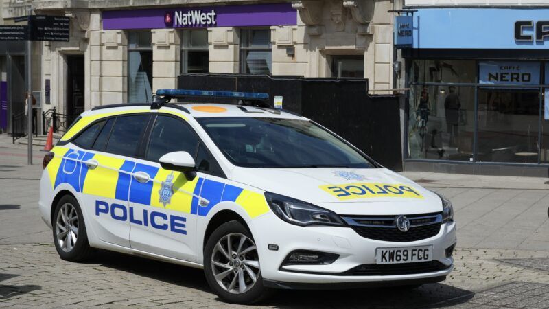 A Sussex Police Department car, parked in Hastings town centre. | Andrew Sutherland | Dreamstime.com
