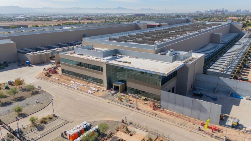 Aerial view of a data center under construction. | ID 348250050 ©  Wirestock | Dreamstime.com
