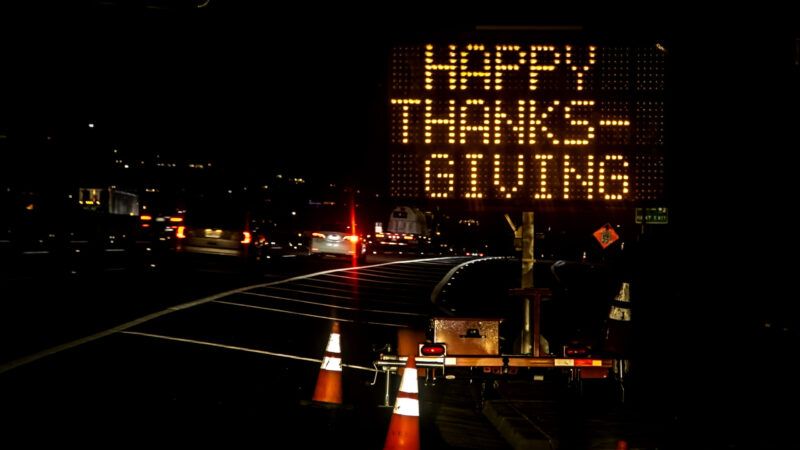 A roadside sign saying "Happy Thanksgiving" | ID 202974078 ©  Frank Armstrong | Dreamstime.com