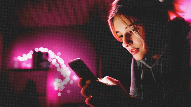 Teen girl on a smart phone | Illustration: Vadymvdrobot/Envato