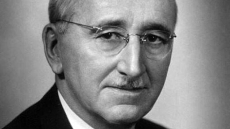 Hayek | NA