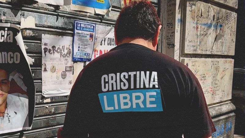 An Argentinian man wearing a "Cristina Libre" shirt | Credit: Reem Ibrahim