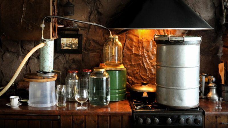 Photo of a small distilling setup | Photo: DPST/Newscom