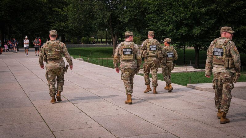 National Guard troops | Photo, left: Frédéric Marie/Alamy