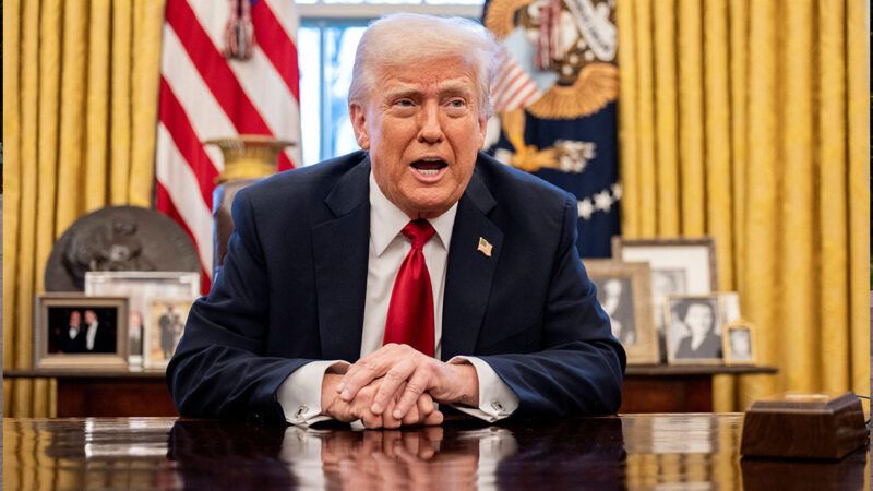 Donald Trump | Photo, middle: Geopix/Alamy