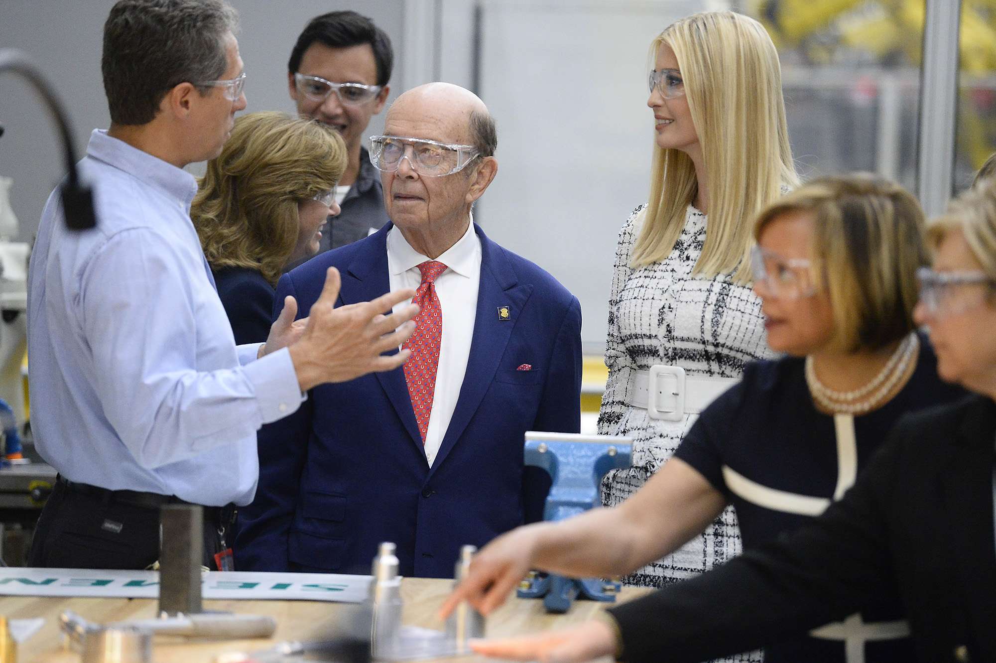 Would Counting Illegal Immigrants Make the Census Pro–Democratic Party?