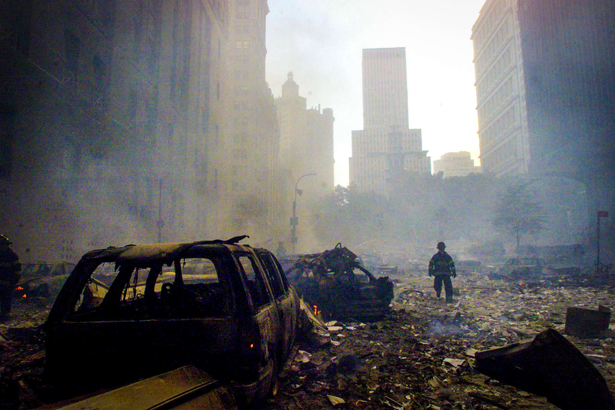 2001 год 11 сентября башни. Теракт в Нью-Йорке 11 сентября 2001. 11 Сентября 2001 года Пентагон.