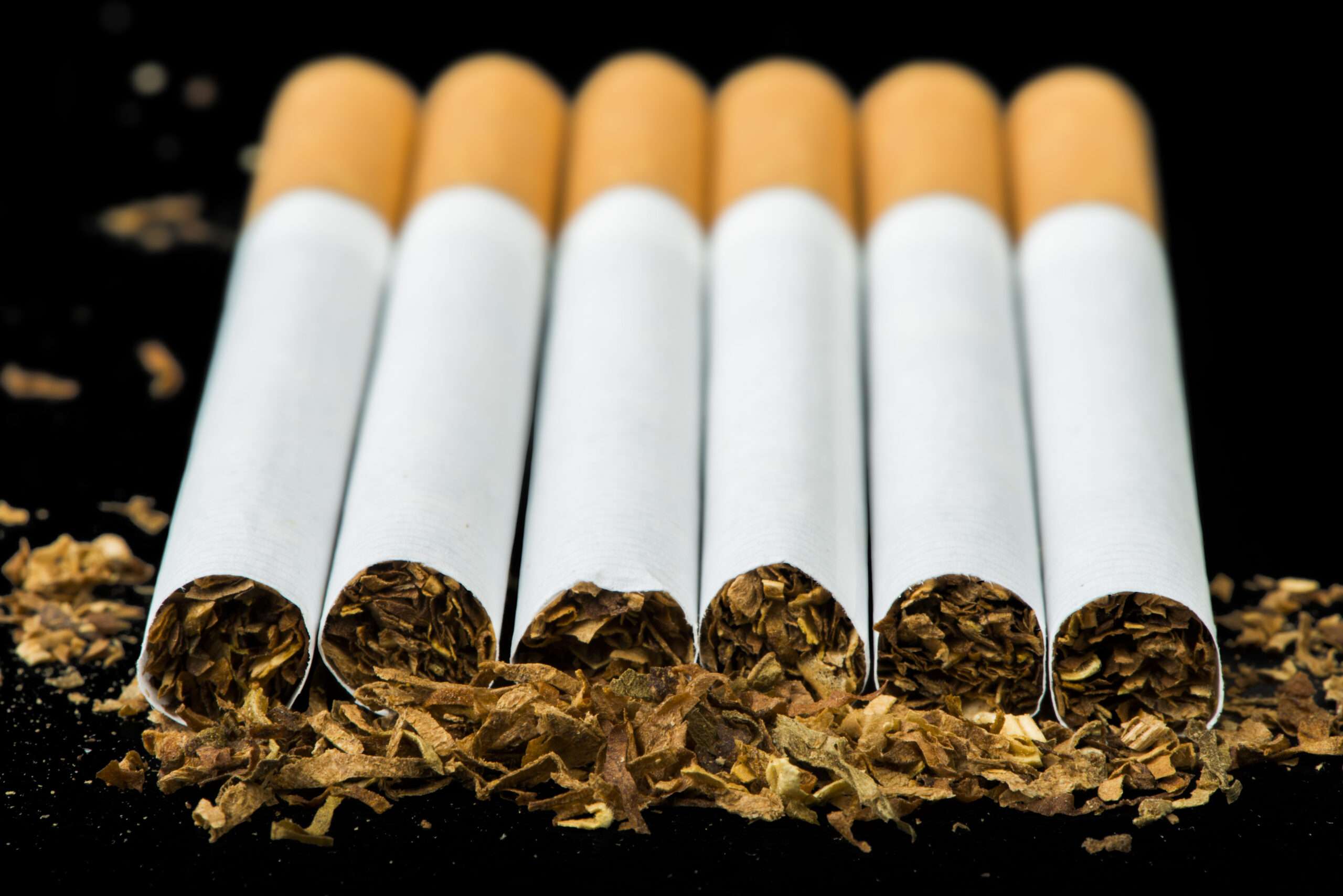 Самокрутки табак сигареты. Айкос Мальборо. Табак для сигарет. Курительные табачные изделия. Самосад сигареты.