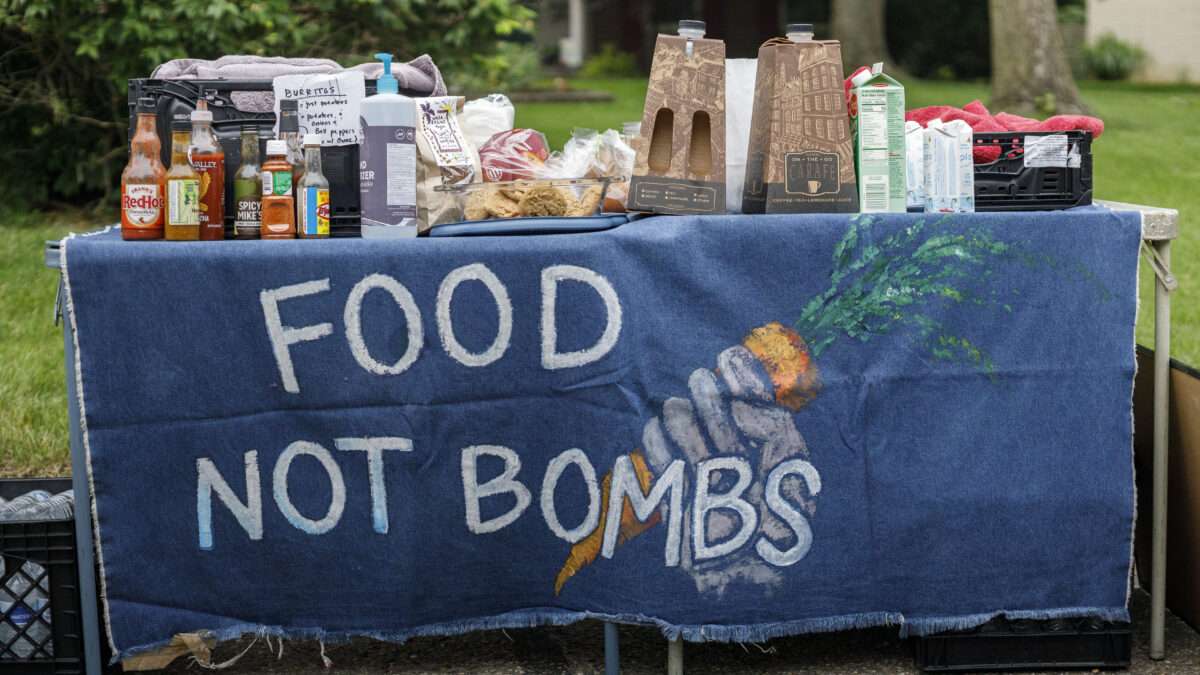 Federal Judge Temporarily Blocks Enforcement of Houston Ordinance Against Feeding the Homeless