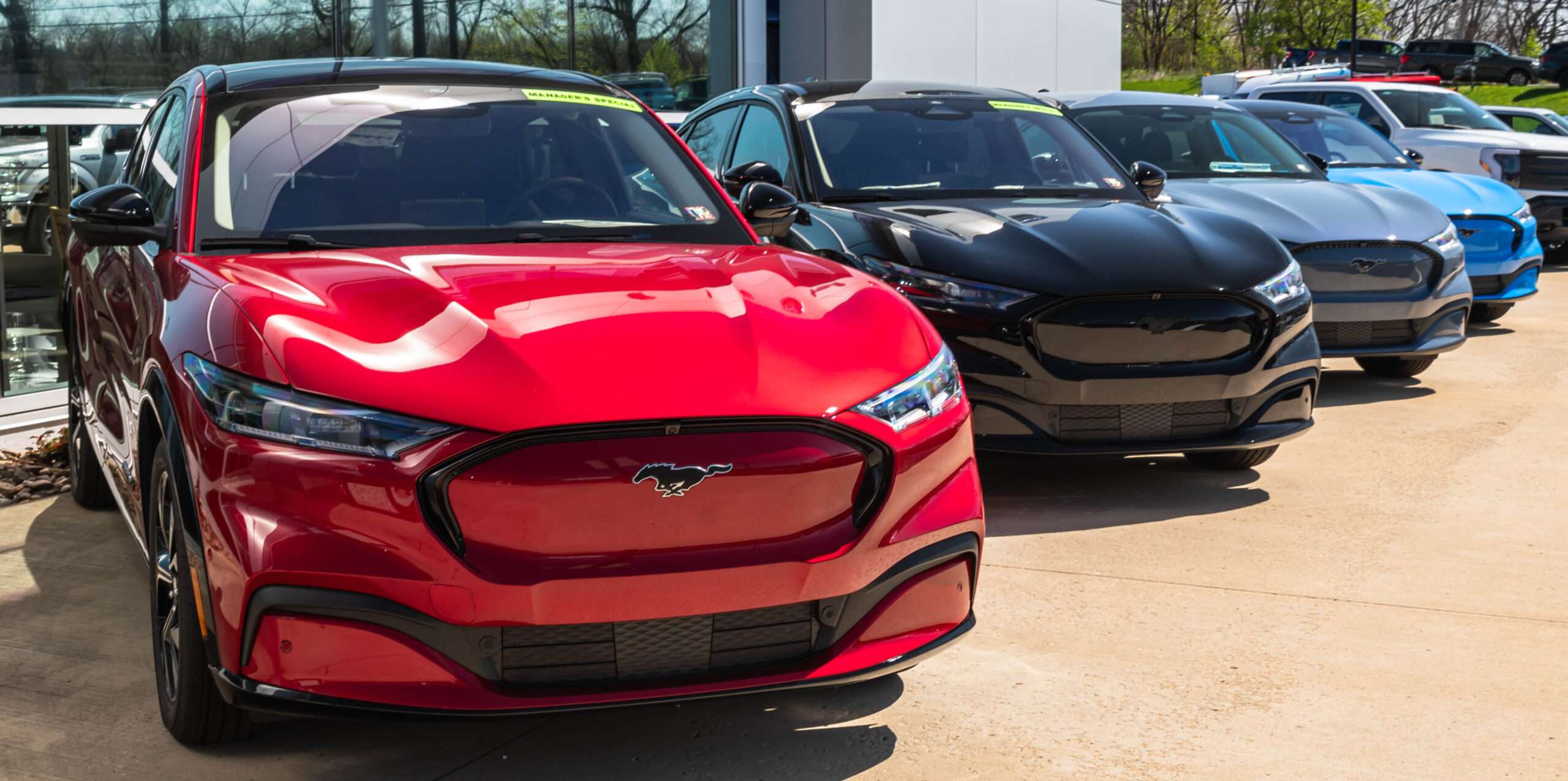 Ford wants to build hybrids instead of pure electric cars. The EPA hates that.