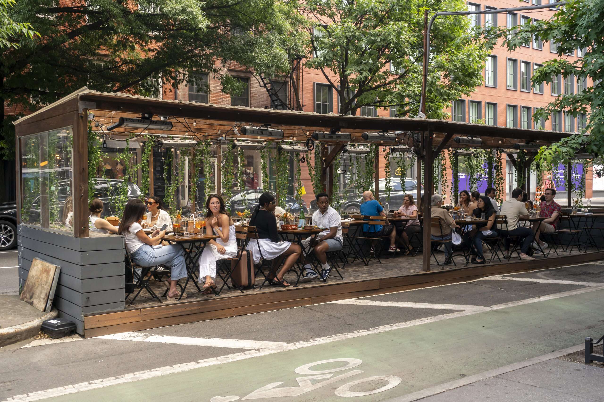 NYC is overregulating outdoor dining, ending pandemic experiment