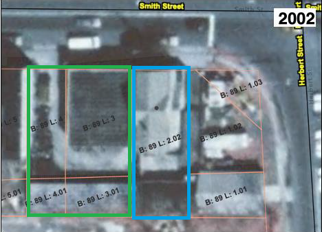 Steck's mapping of Romero's (green outline) and Meerzon's (blue outline) property lines shows their buildings not extending into the public right-of-way and not blocking vacant land in the rear.