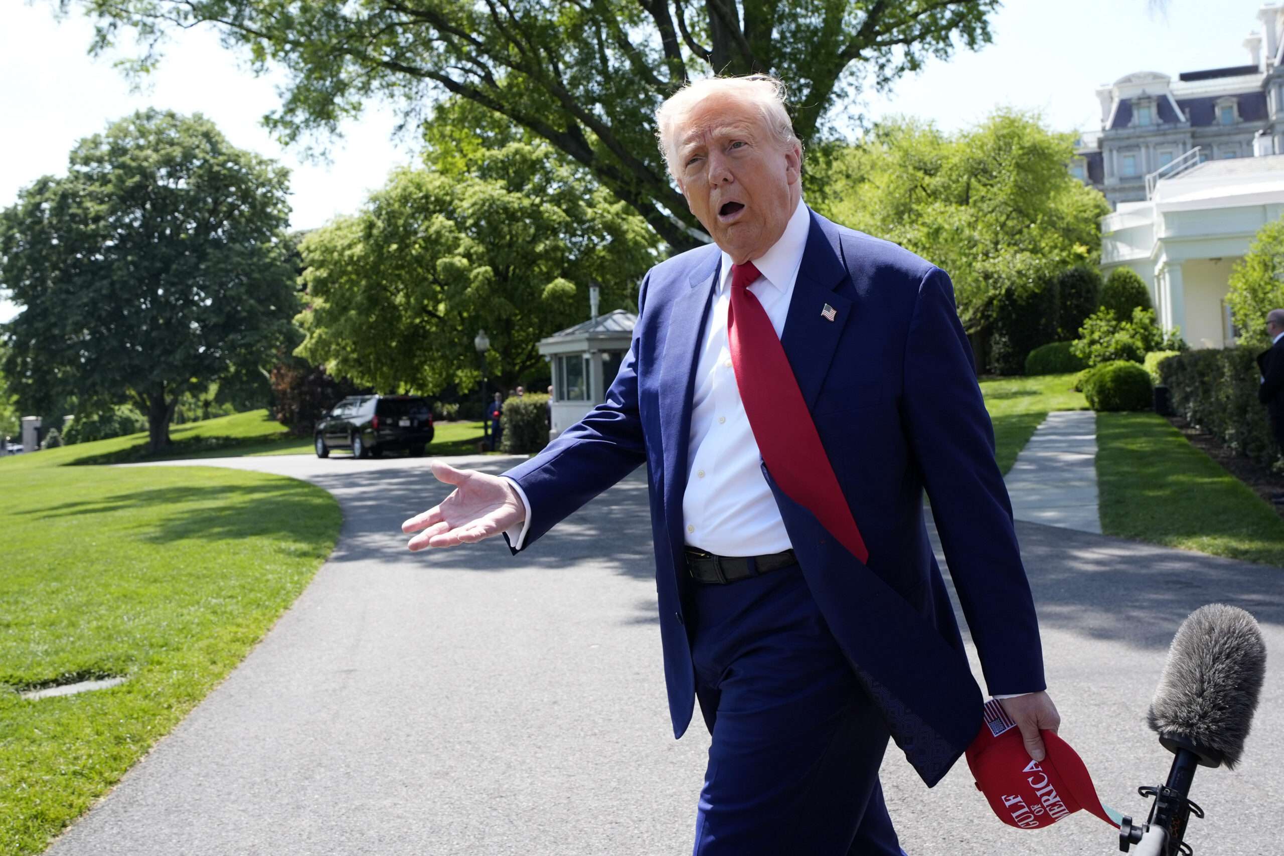 Tariffs Won't Fix What's Ailing American Men in the Work Force