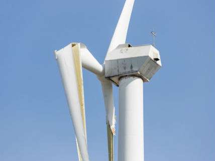 BrokenWindTurbineTwVanUrkDreamstime