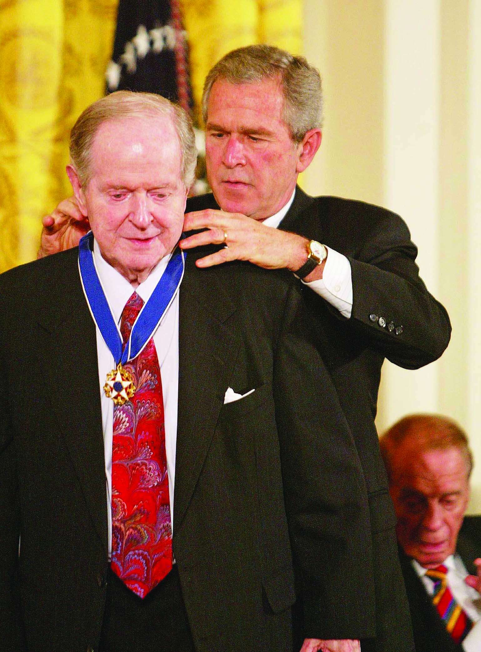 Robert Conquest receiving the Presidential Medal of Freedom