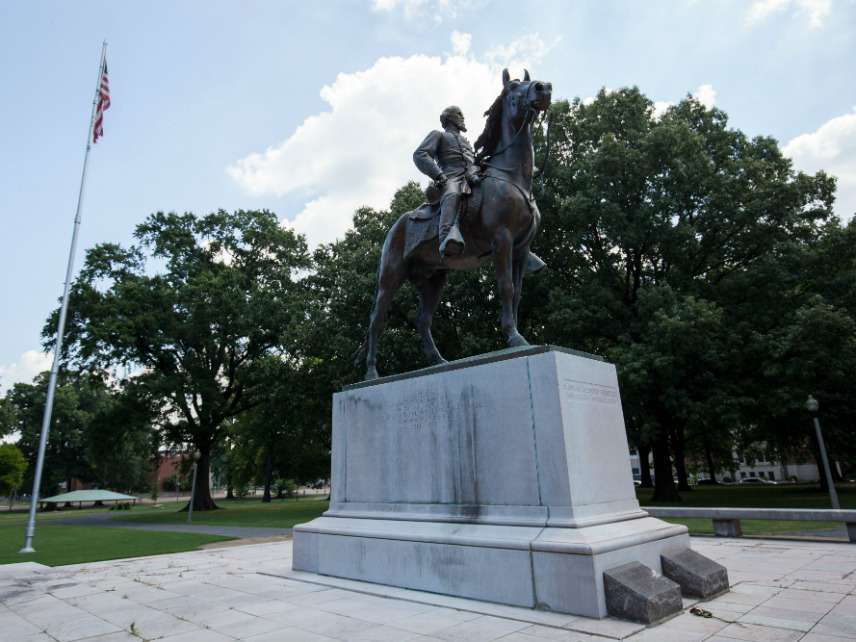 Memphis statue of Nathan Bedford Forrest