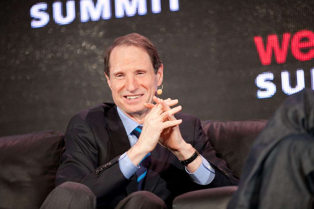 Ron Wyden, not made of straw.