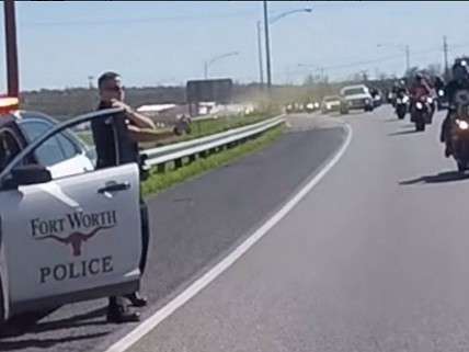 Fort Worth PD Officer Pepper Spraying Bikers