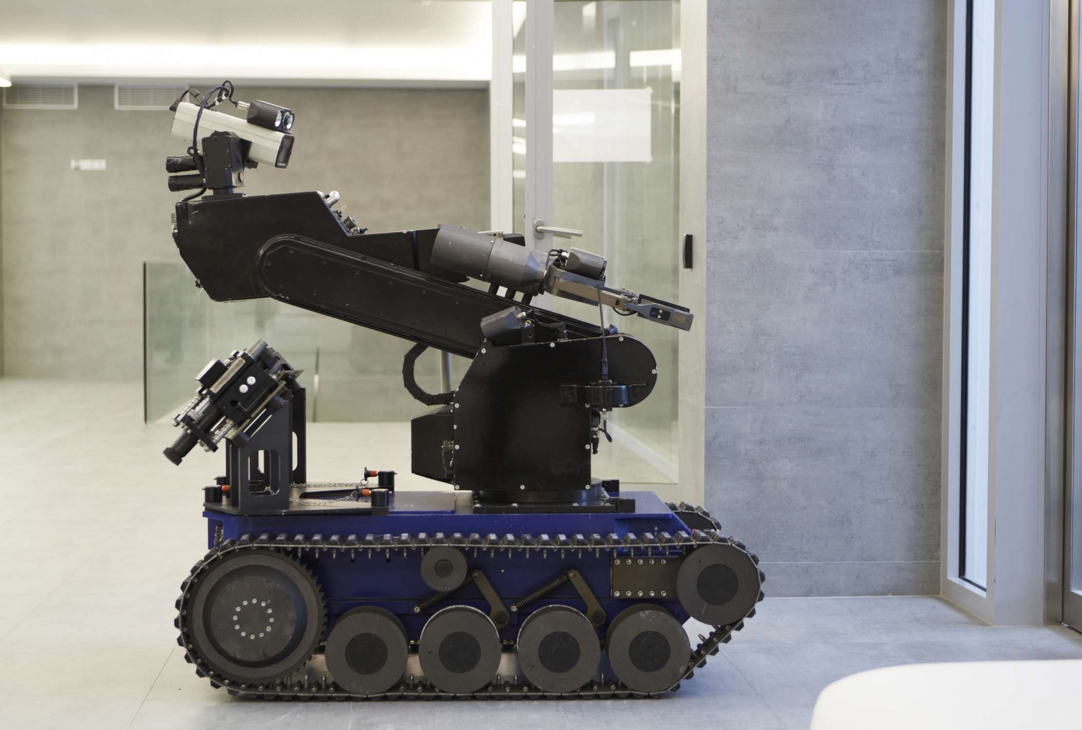 Bomb robot