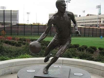 U Cincinnati Oscar Robertson statue