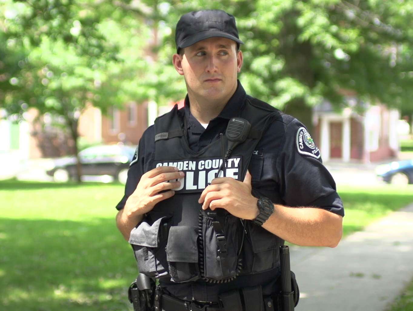 A Metro cop on foot patrol. ||| Jim Epstein