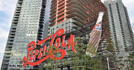 The recently landmarked Pepsi-Cola sign in Queens ||| Joe Mabel (creative commons)