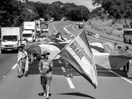 The Free Brazil Movement marched 750 miles to Brasilia to deliver an impeachment bill to congress ||| Alexandre Santos