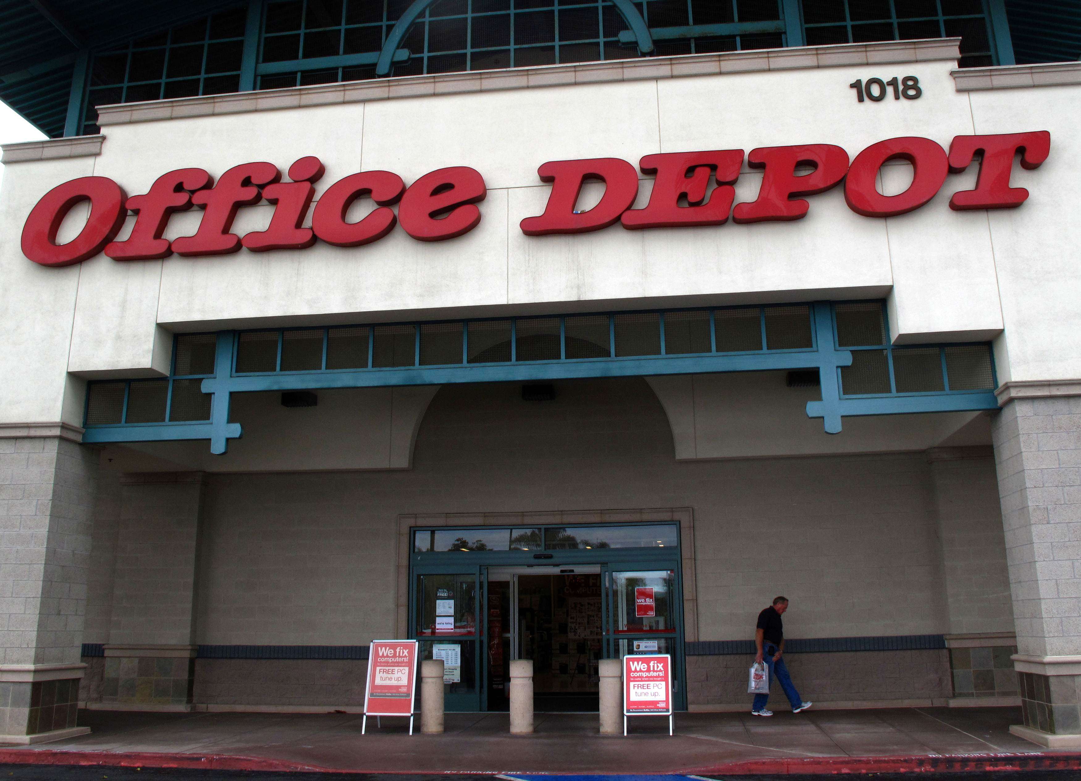 An Office Depot store front is shown in Encinitas, California in this file photo from February 28, 2012. (REUTERS/ Mike Blake/Files)"