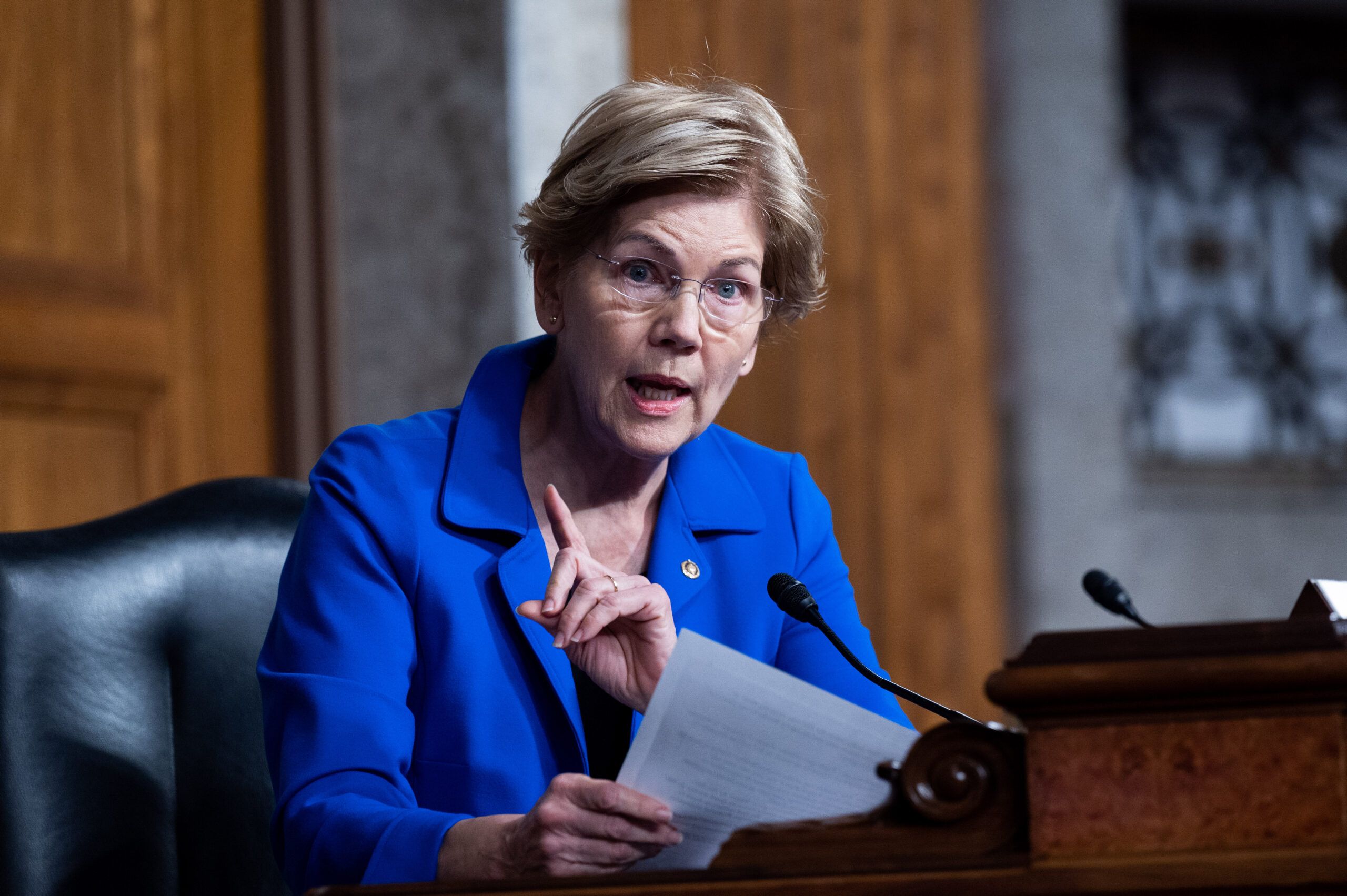 Elizabeth Warren, other Massachusetts Democrats probe Walmart on store with  more than 80 coronavirus cases - Boston News, Weather, Sports