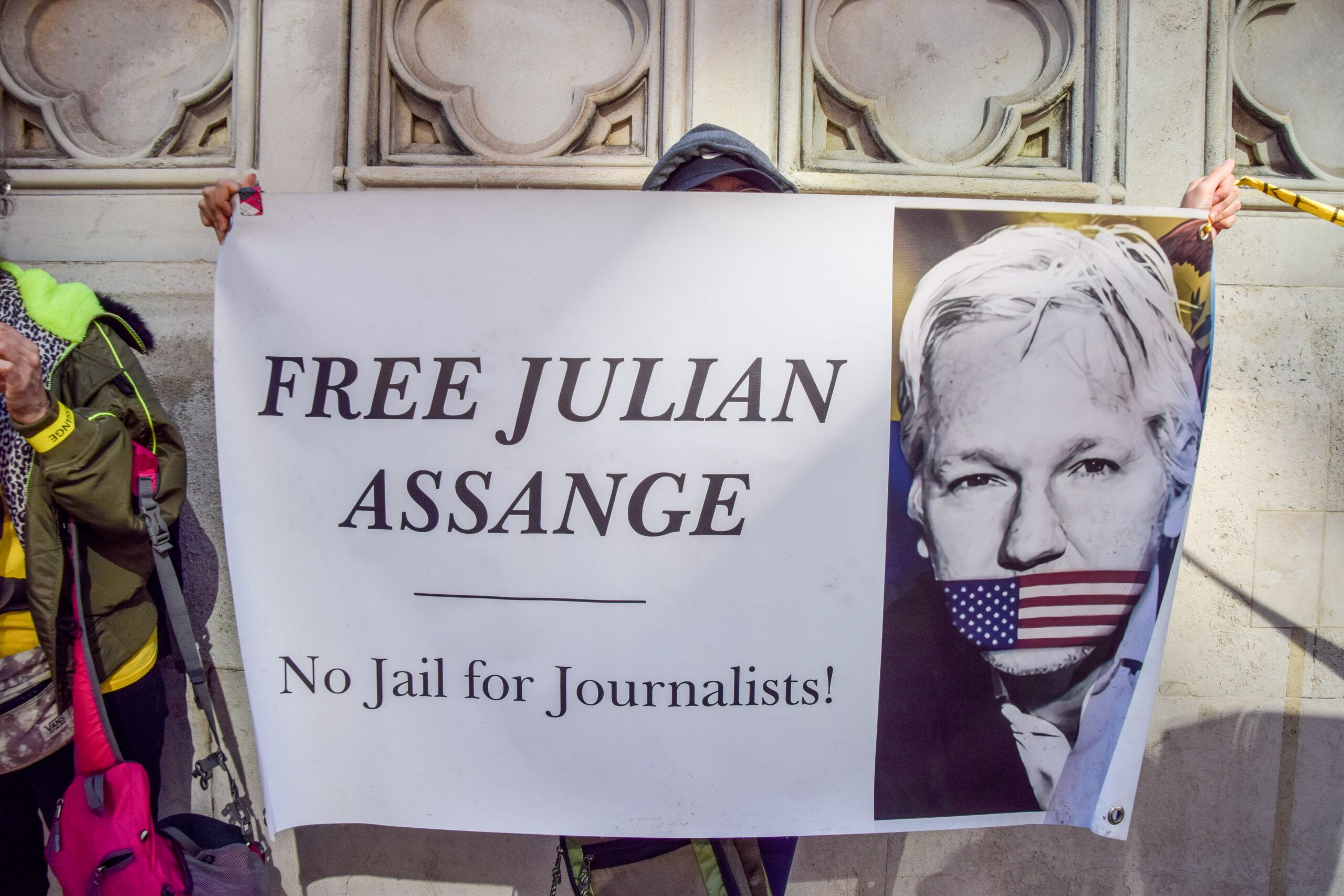 Thousands Hold 'Night Carnival' To Free Julian Assange 